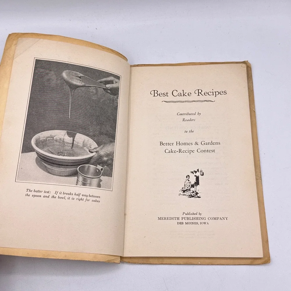 Meredith Publishing Best Cake Recipes Unisex OS Tan 1930 Antique Cookbook BHG